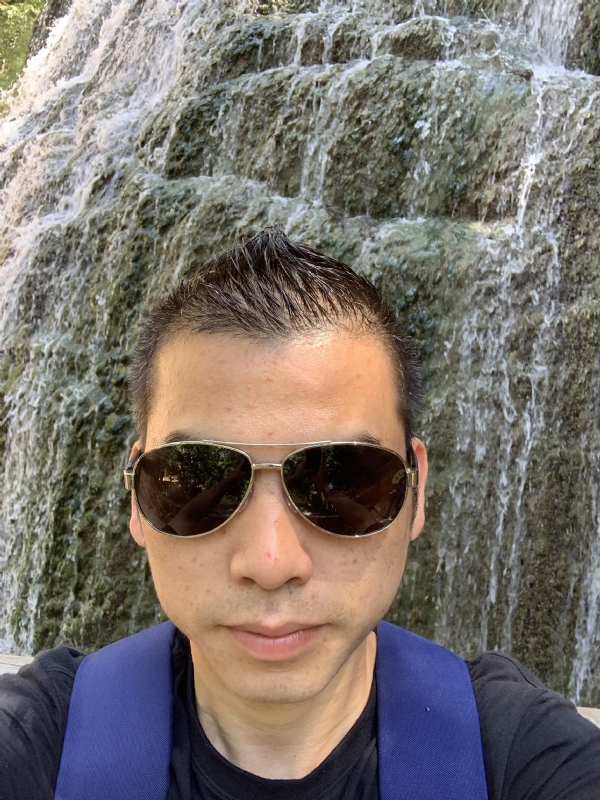 高兴的第二张照片--永春婚介网