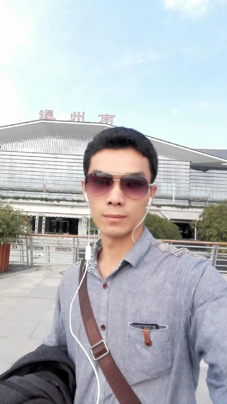 错把真心喂了狗的第三张照片--永春婚介网