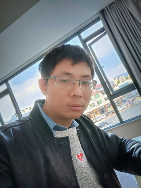 也许只是缺少一个拥抱的第二张照片--永春婚介网