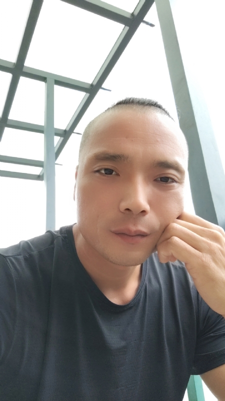 伯爵的第三张照片--永春婚介网