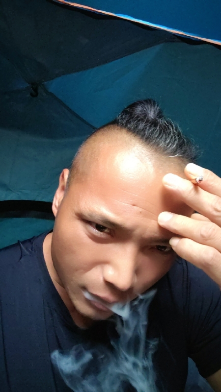 伯爵的第四张照片--永春婚介网